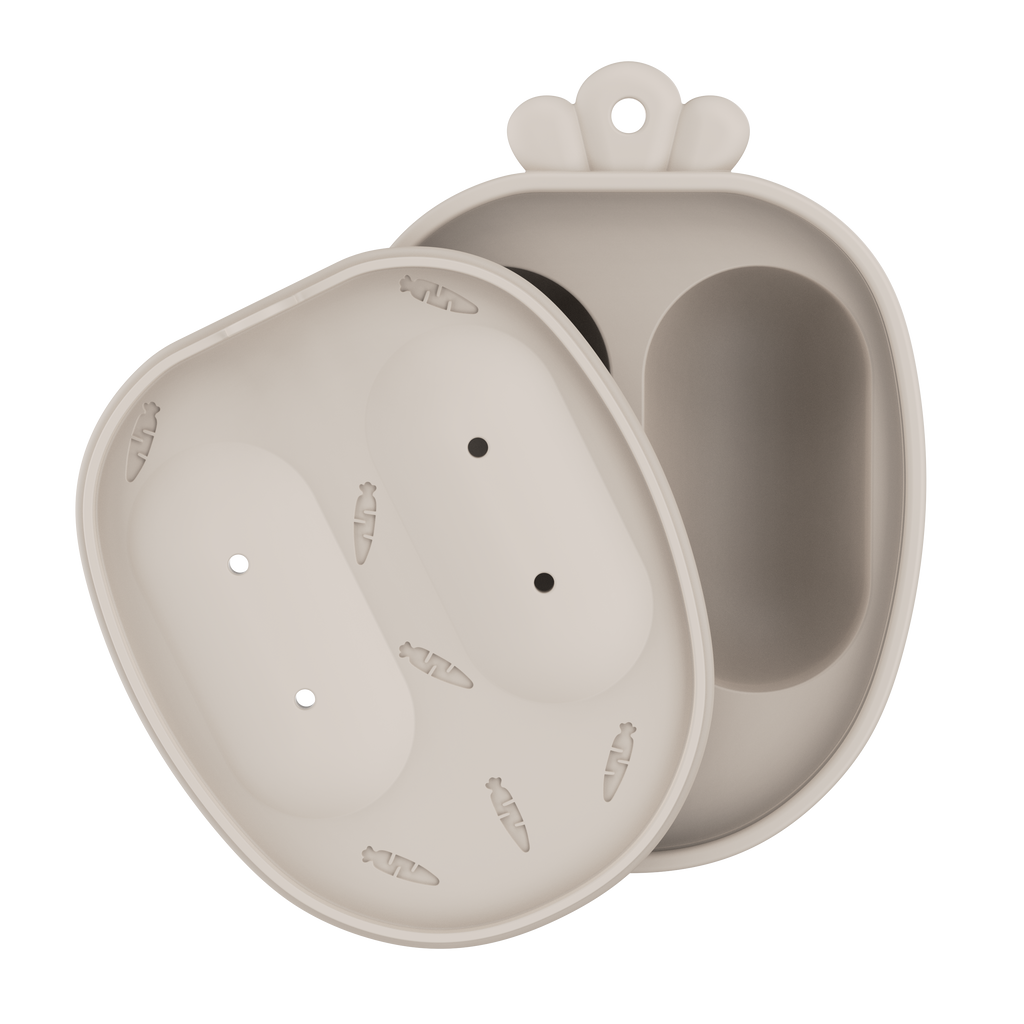 Open gray popsicle molds with carrot pattern detail from MAMAMEEPA baby feeding set